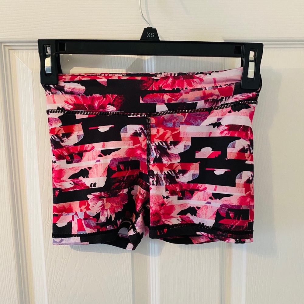 biker shorts flower print